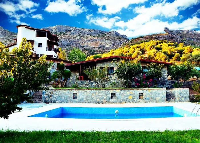 Pir Efes Konaklari
